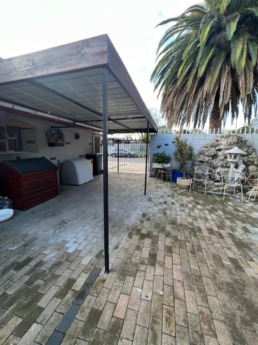 3 Bedroom Property for Sale in St Dumas Western Cape